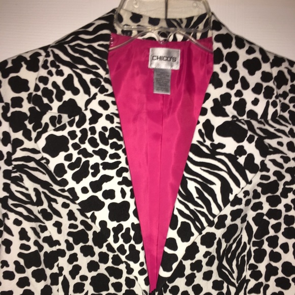 GORGEOUS CHICO’S BLACK & WHITE BLAZER-LIKE NEW - Picture 2 of 6